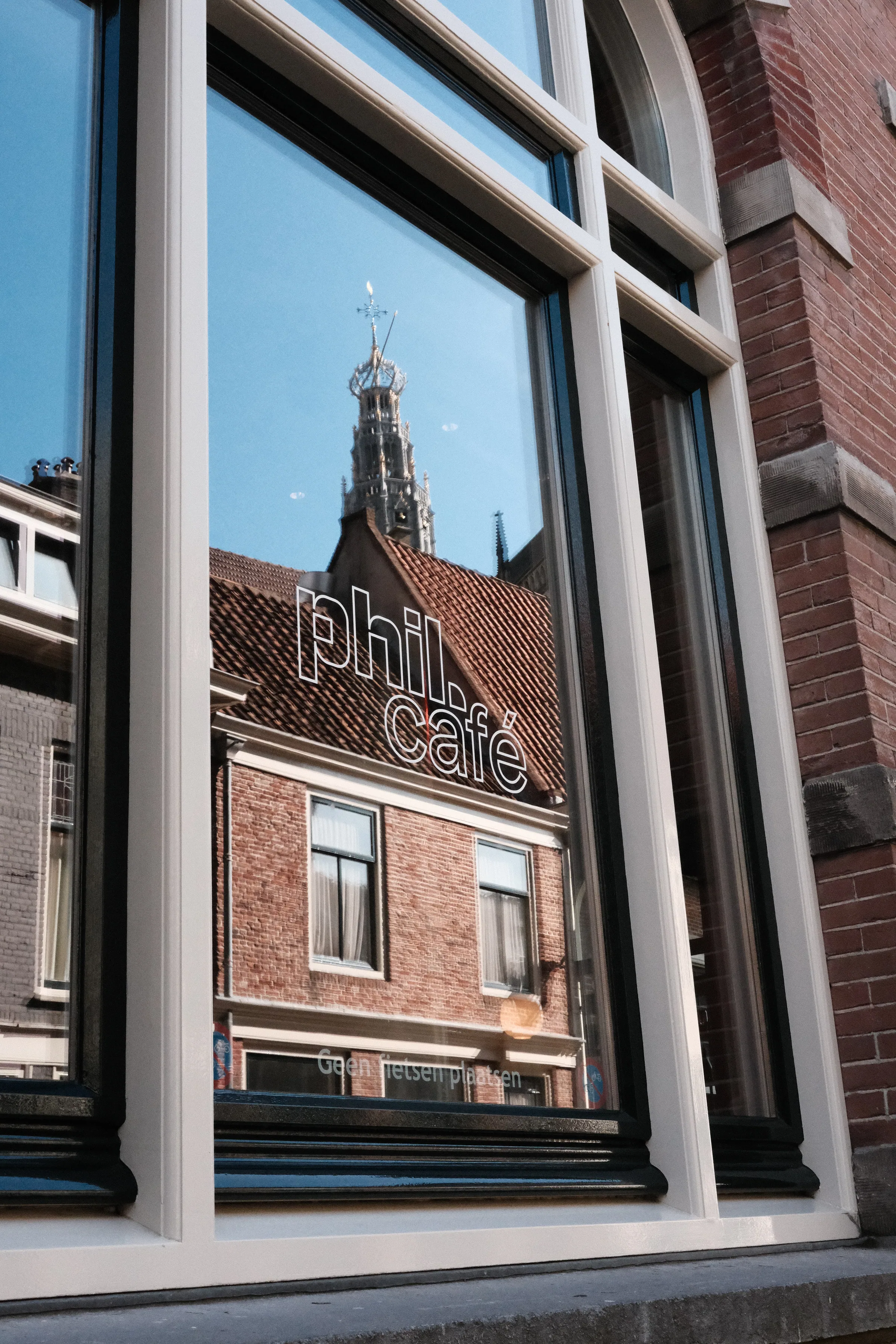 Phil — Phil, Haarlem — Brand identity, webdesign — design by Studio Jord Noorbeek